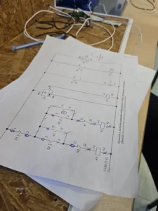 Kolejne zajęcia praktyczne na kursie elektryka w Szkole Branżowej I Stopnia w Przasnyszu