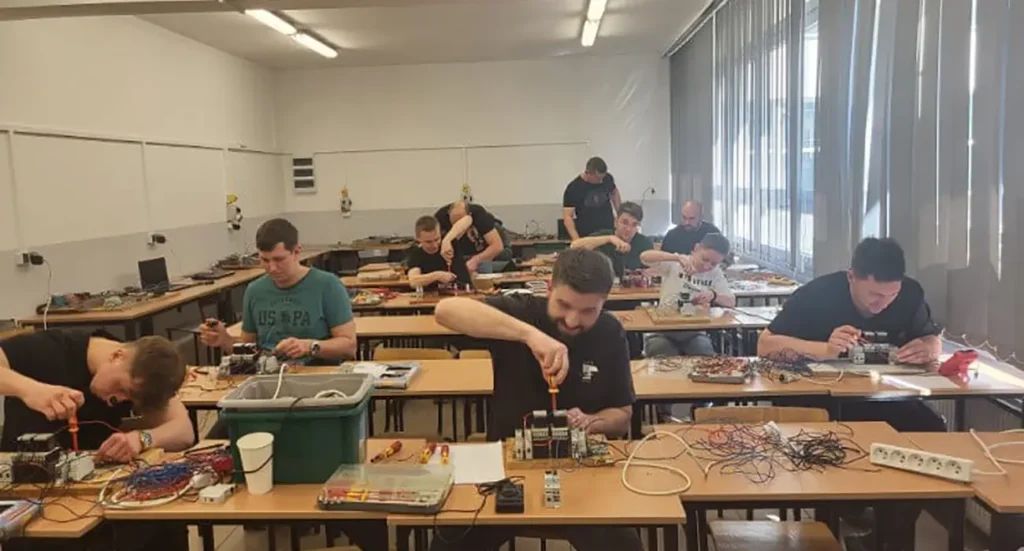 Seminaria praktyczne dla mechatroników i automatyków w Szkole Branżowej I Stopnia w Przasnyszu